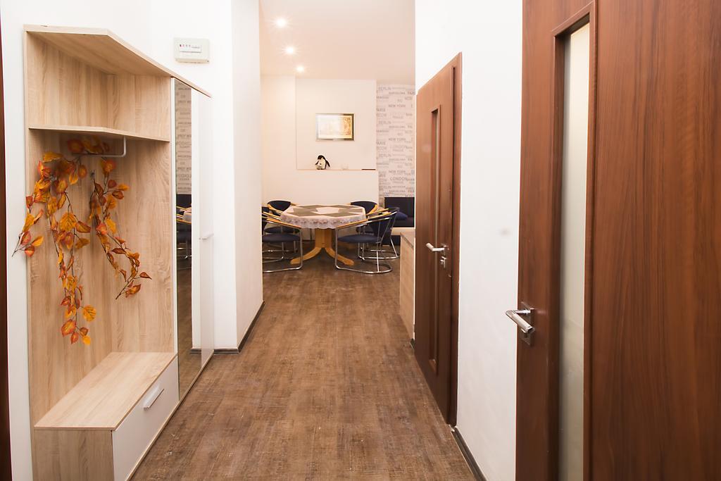 Apartment Ve Smeckach With A Big Terrace 프라하 외부 사진