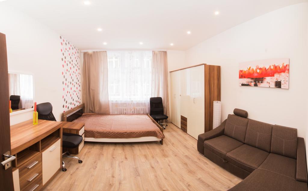 Apartment Ve Smeckach With A Big Terrace 프라하 외부 사진